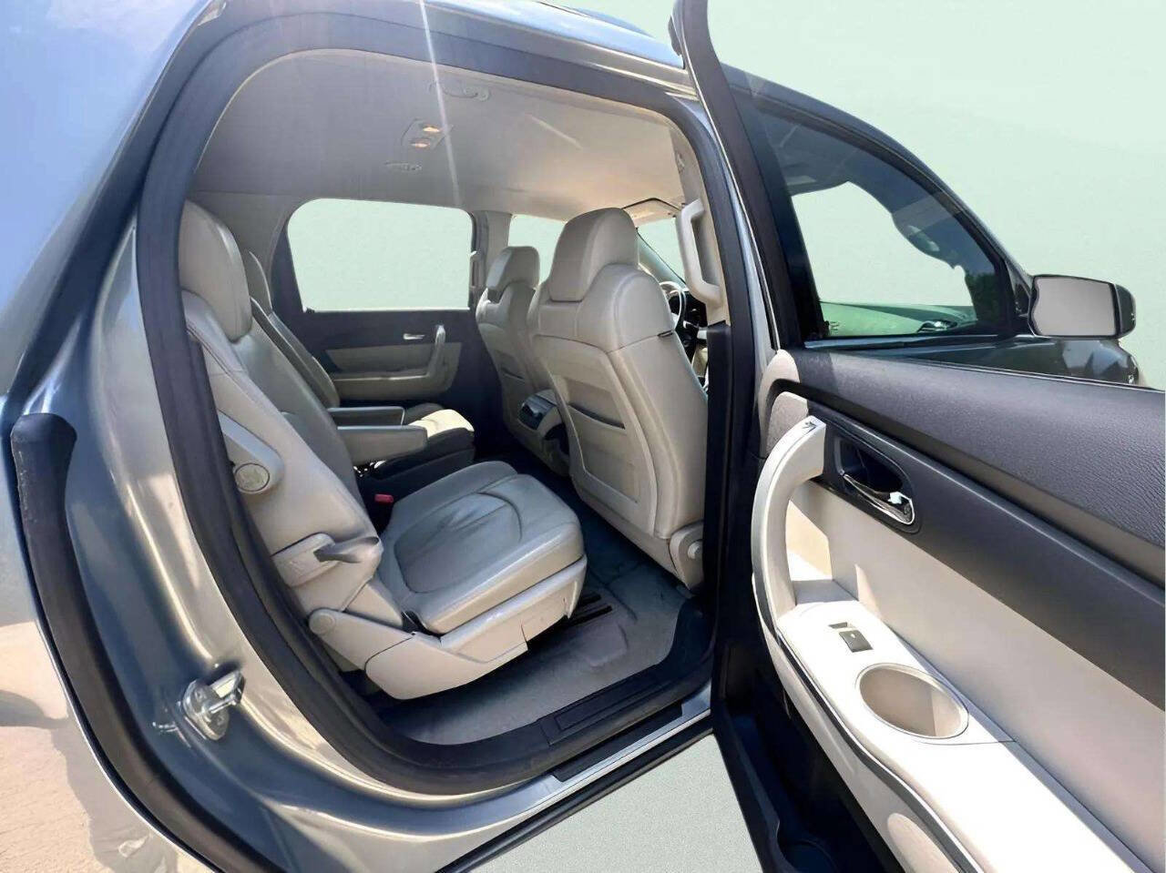 Used 2008 GMC Acadia SLT w/ Convenience Package image 19