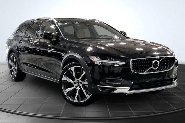 Used 2025 Volvo V90 B6 Cross Country Ultra AWD/4WD image 15