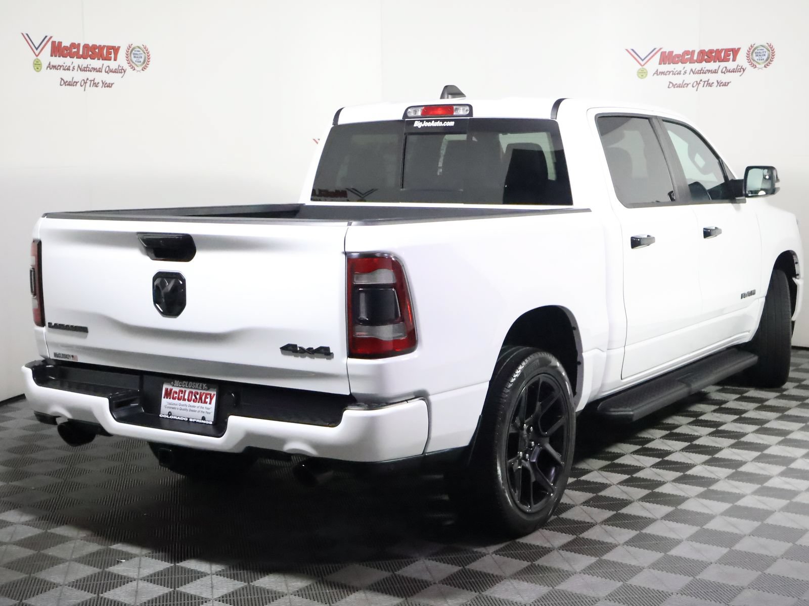 Used 2024 RAM 1500 Laramie AWD/4WD image 5