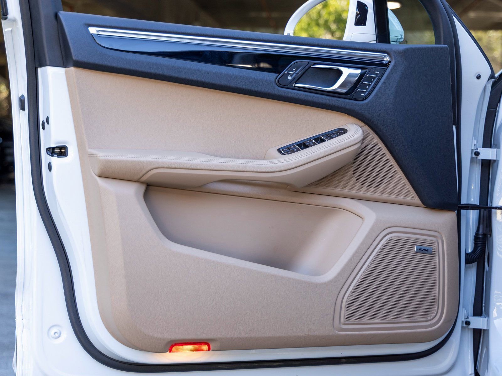 Certified 2025 Porsche Macan image 23