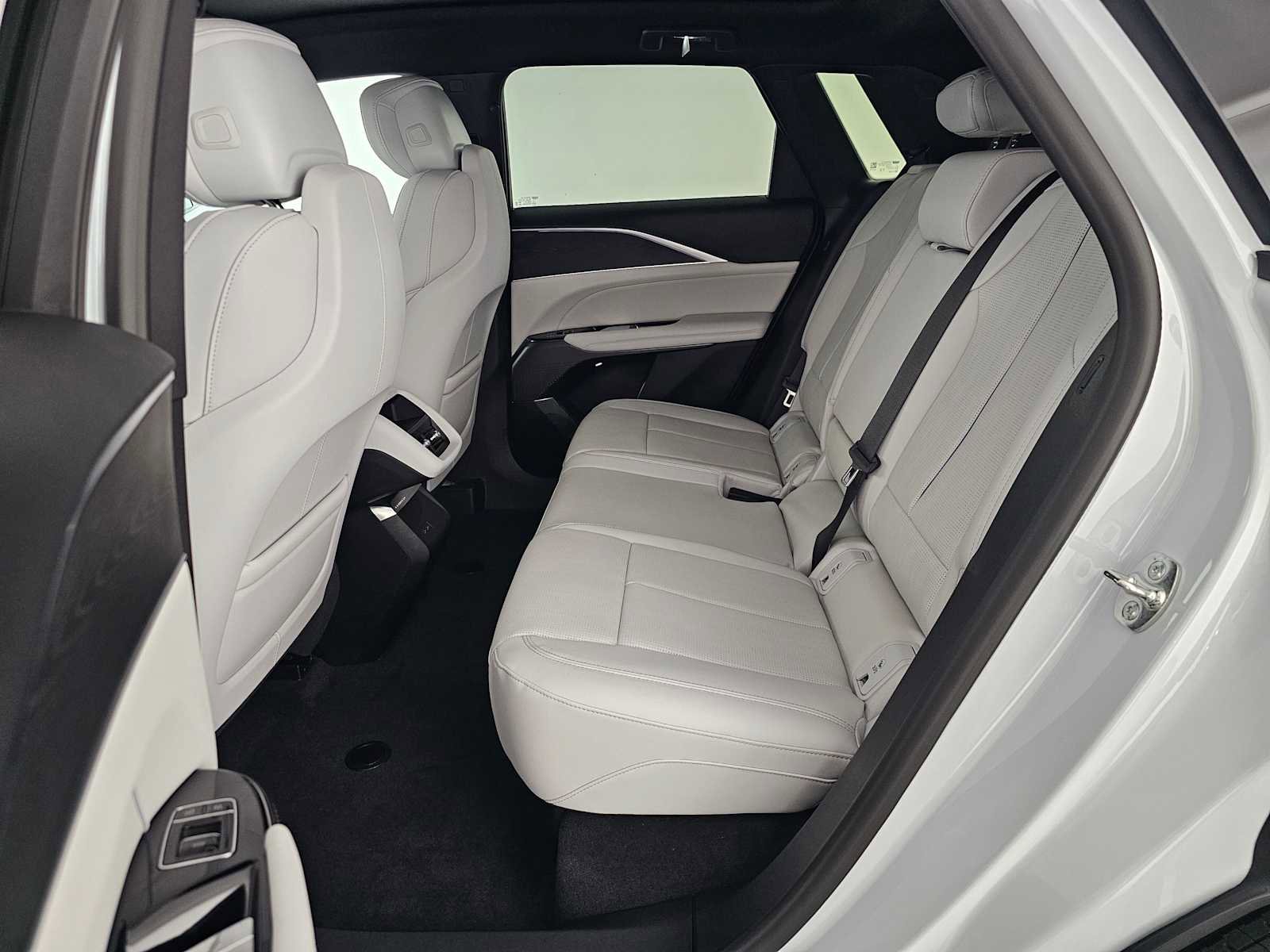 New 2026 Cadillac Lyriq Luxury image 16