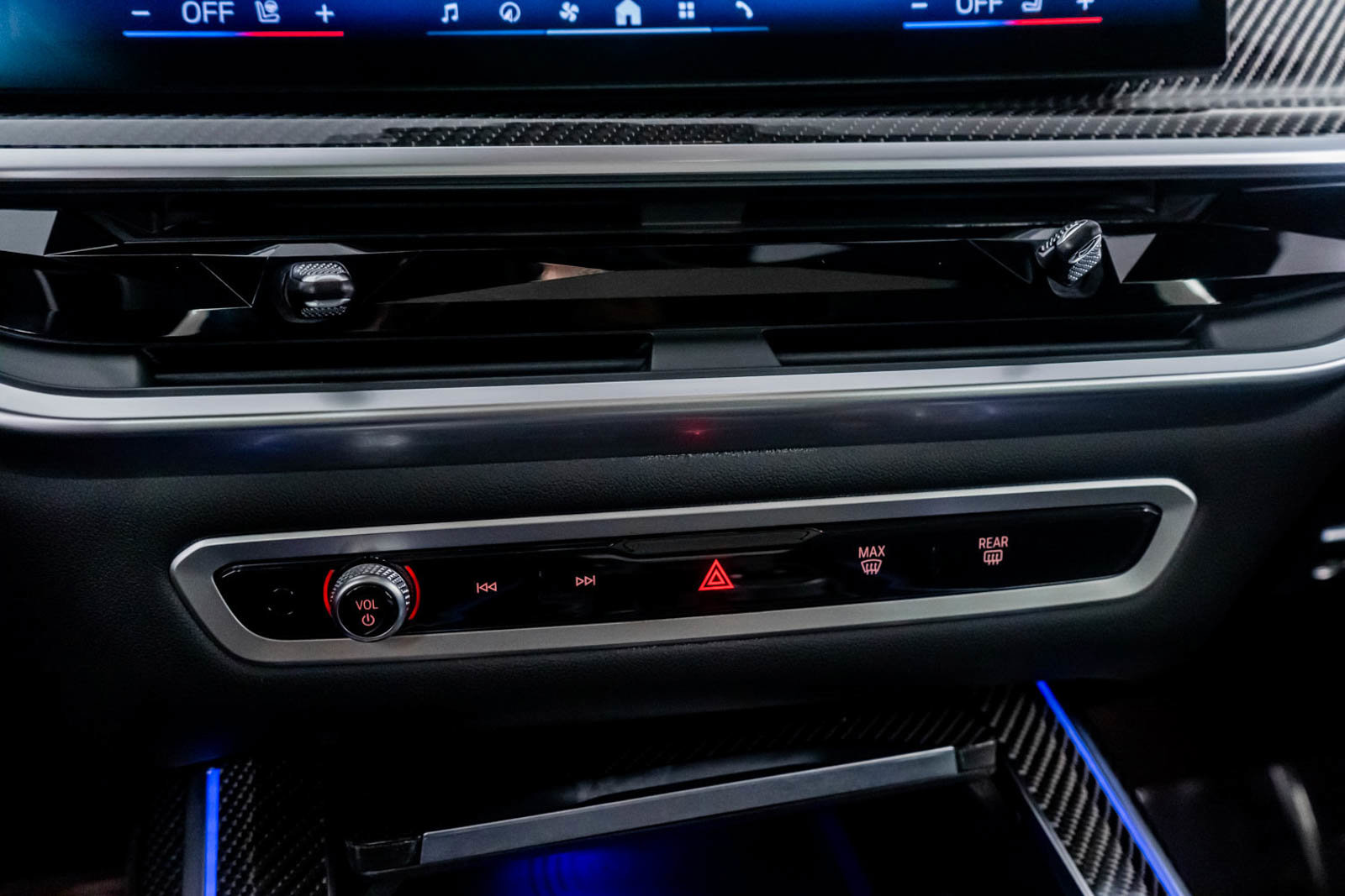 Used 2024 BMW X7 M60i w/ Premium Package image 48