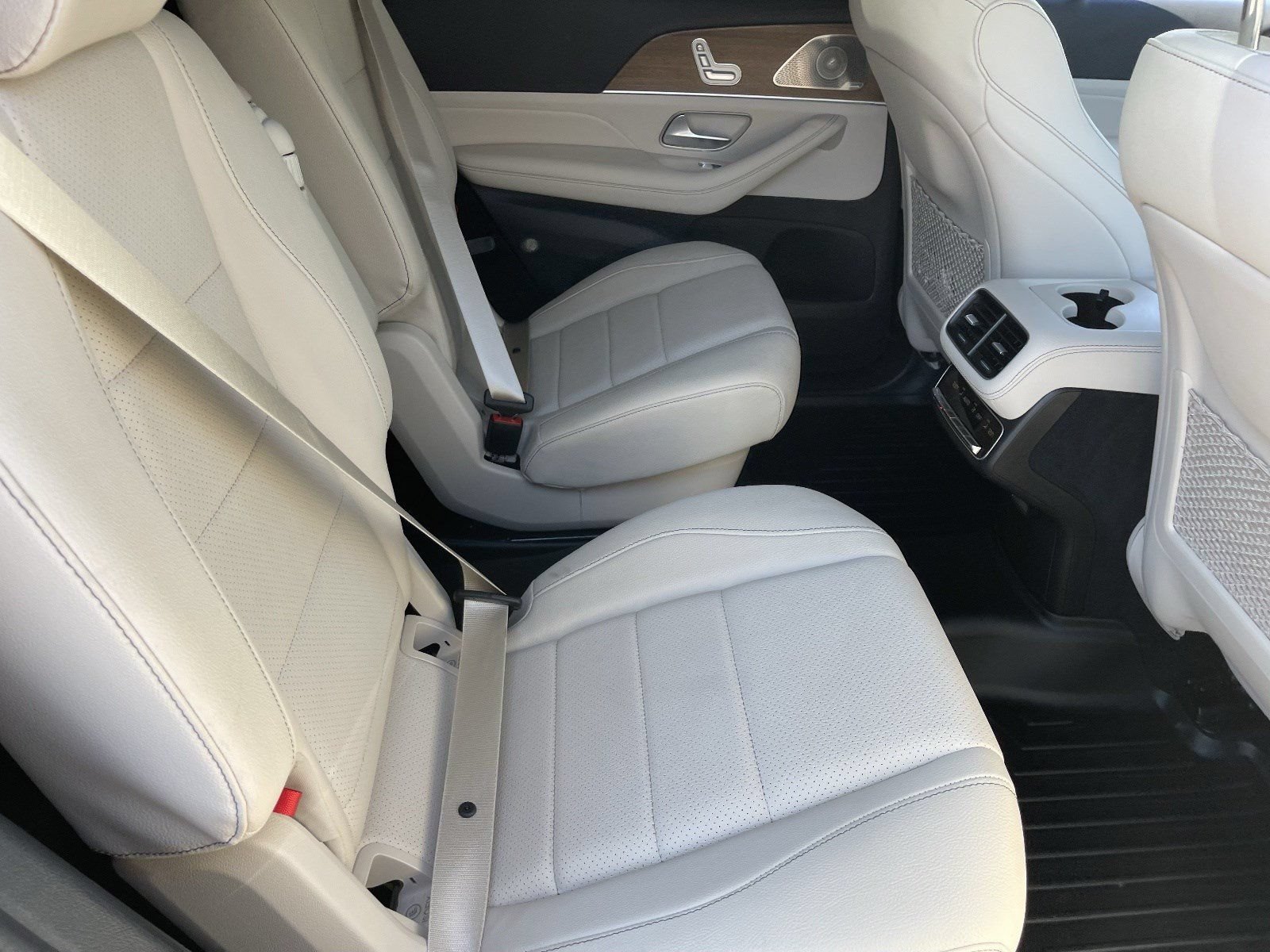Used 2024 Mercedes-Benz GLS 450 4MATIC image 15