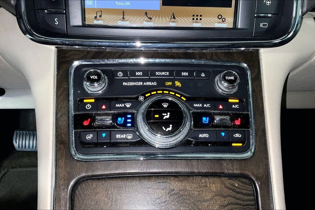 Used 2019 Lincoln Continental Reserve AWD/4WD image 30