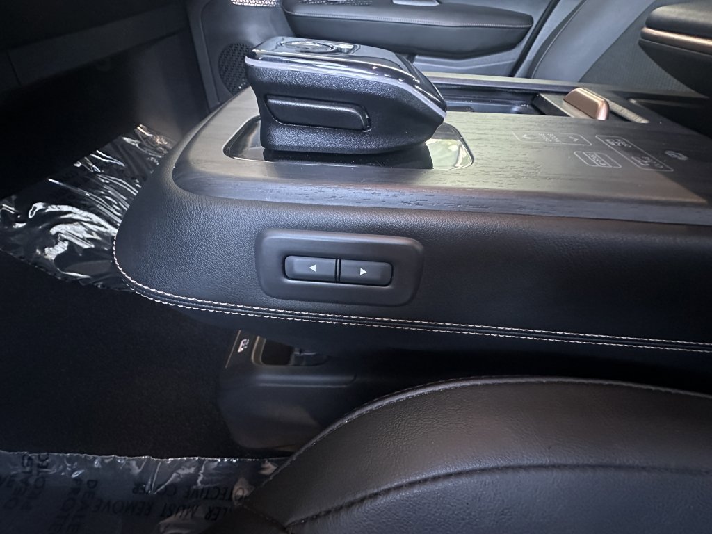 Used 2024 Nissan Ariya FWD image 28