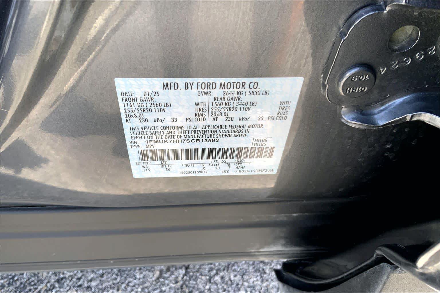 Certified 2025 Ford Explorer Platinum RWD image 34