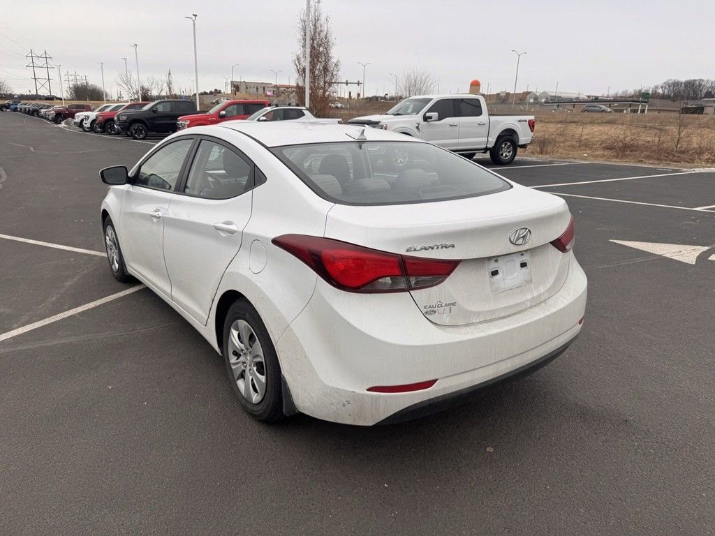 Used 2016 Hyundai Elantra SE image 6