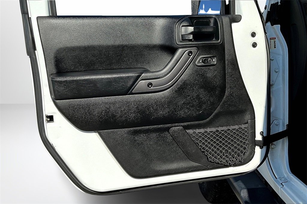 Used 2018 Jeep Wrangler Unlimited Sahara image 18