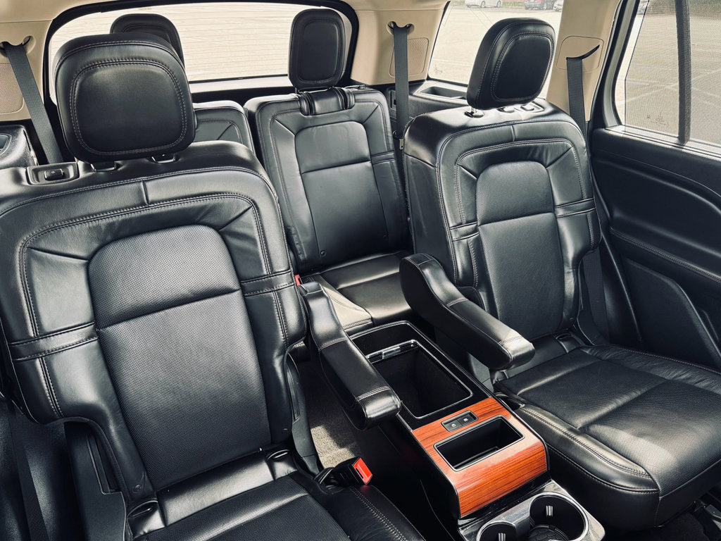 Used 2021 Lincoln Aviator Reserve w/ Equipment Group 202A image 24