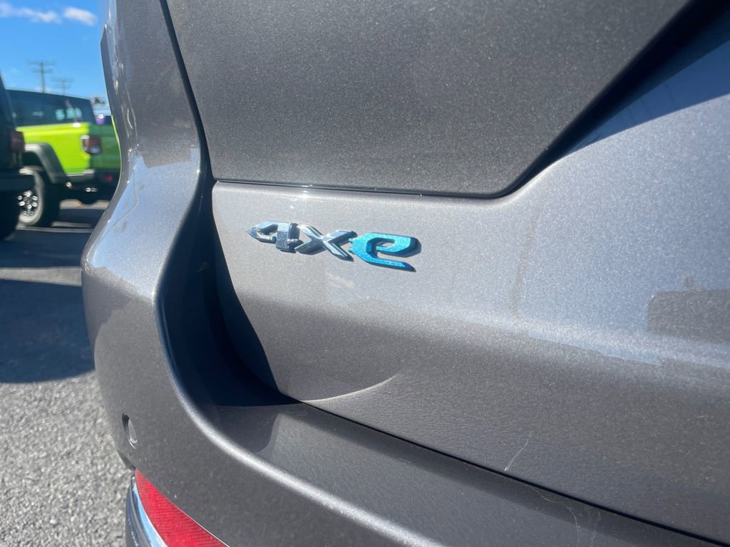 Used 2022 Jeep Grand Cherokee Limited 4xe w/ Luxury Tech Group II image 16