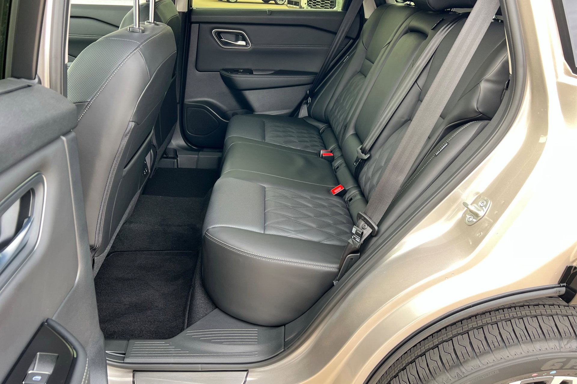 New 2026 Nissan Rogue Platinum image 21