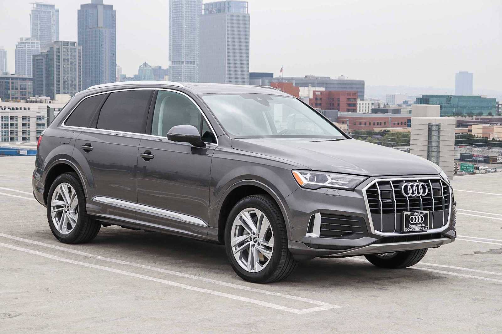 Used 2023 Audi Q7 2.0T Premium w/ Convenience Package AWD/4WD image 3