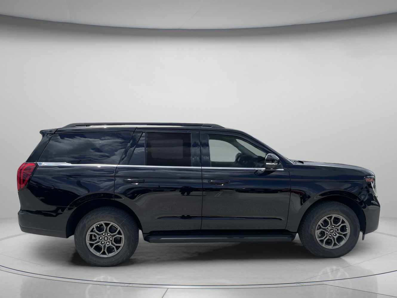 New 2026 Ford Expedition Active RWD image 2