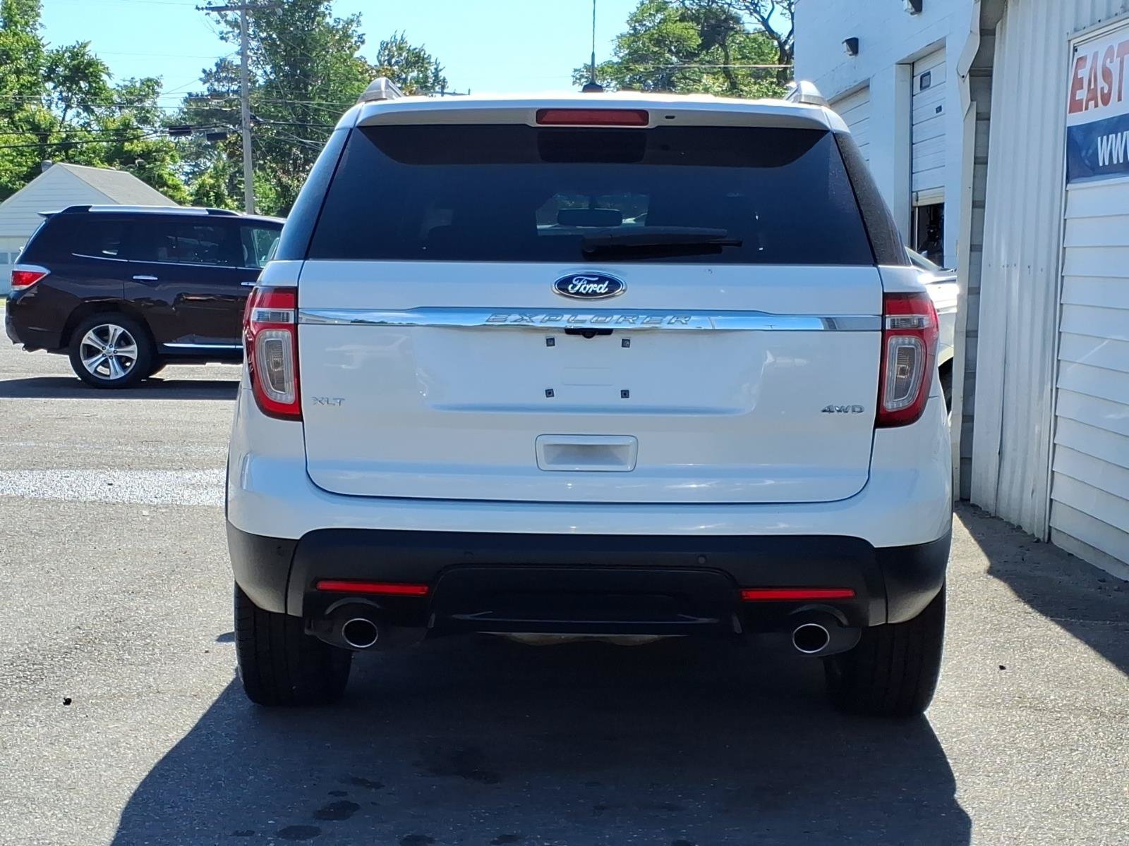 Used 2013 Ford Explorer XLT AWD/4WD image 4