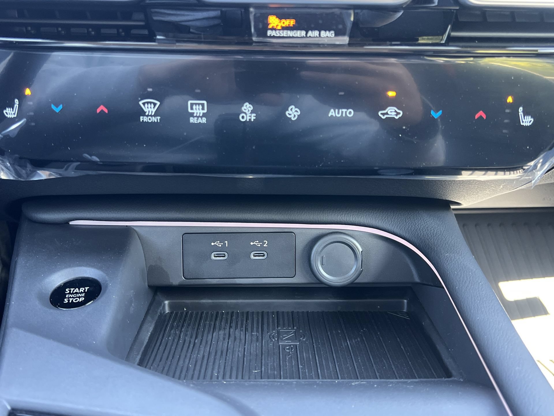 New 2026 Nissan Sentra SR w/ SR Premium Package FWD image 7