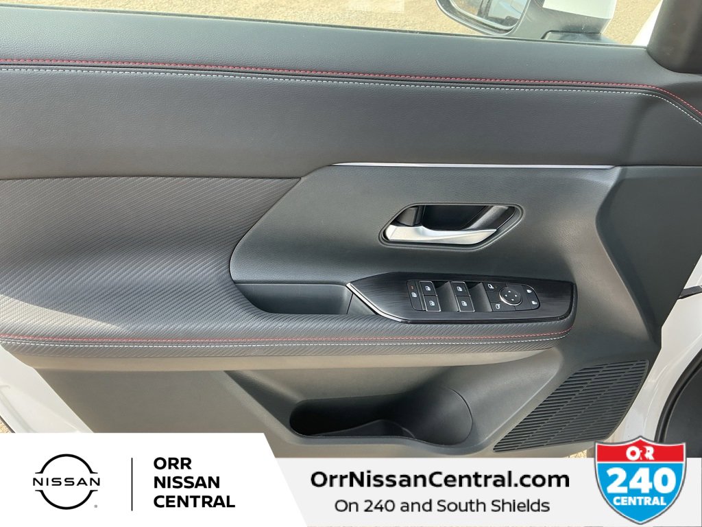 Used 2025 Nissan Kicks SR image 16