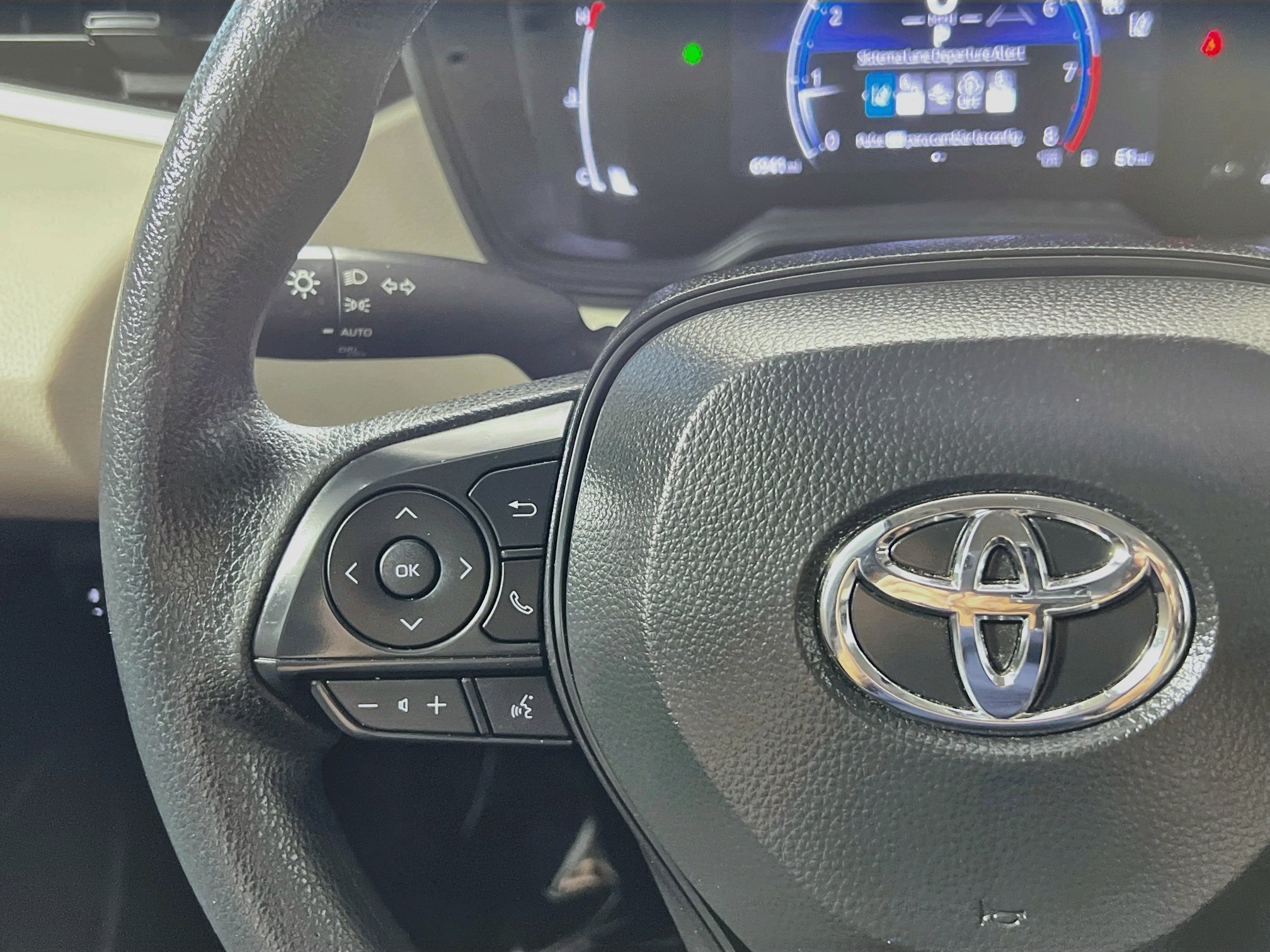 Used 2026 Toyota Corolla LE FWD image 19