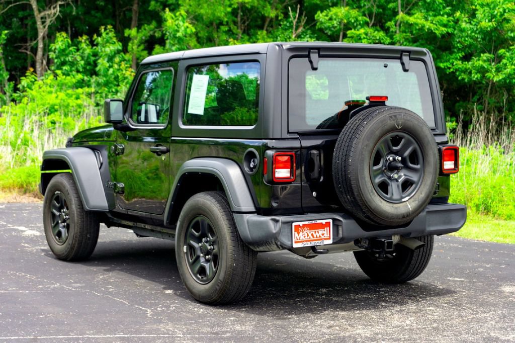 Used 2023 Jeep Wrangler Sport AWD/4WD image 9