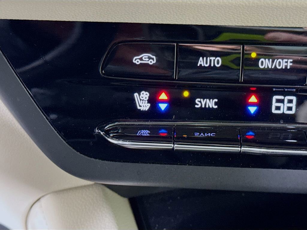 Used 2023 Buick Envision Avenir image 13