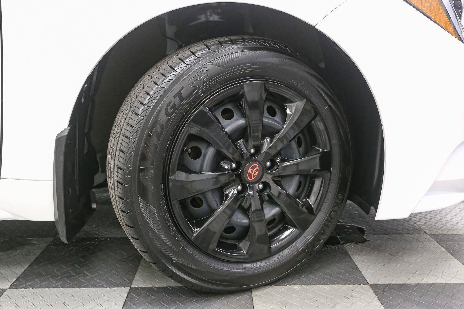 Certified 2026 Toyota Corolla LE AWD/4WD image 15