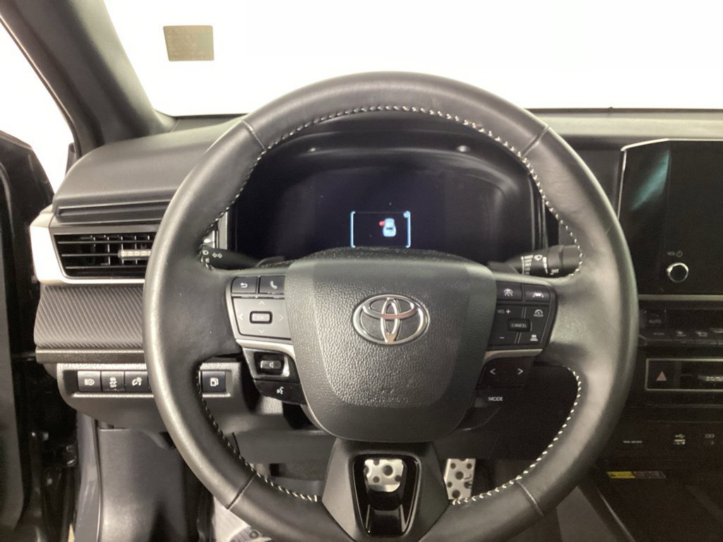 Used 2025 Toyota Camry SE w/ Convenience Package FWD image 16