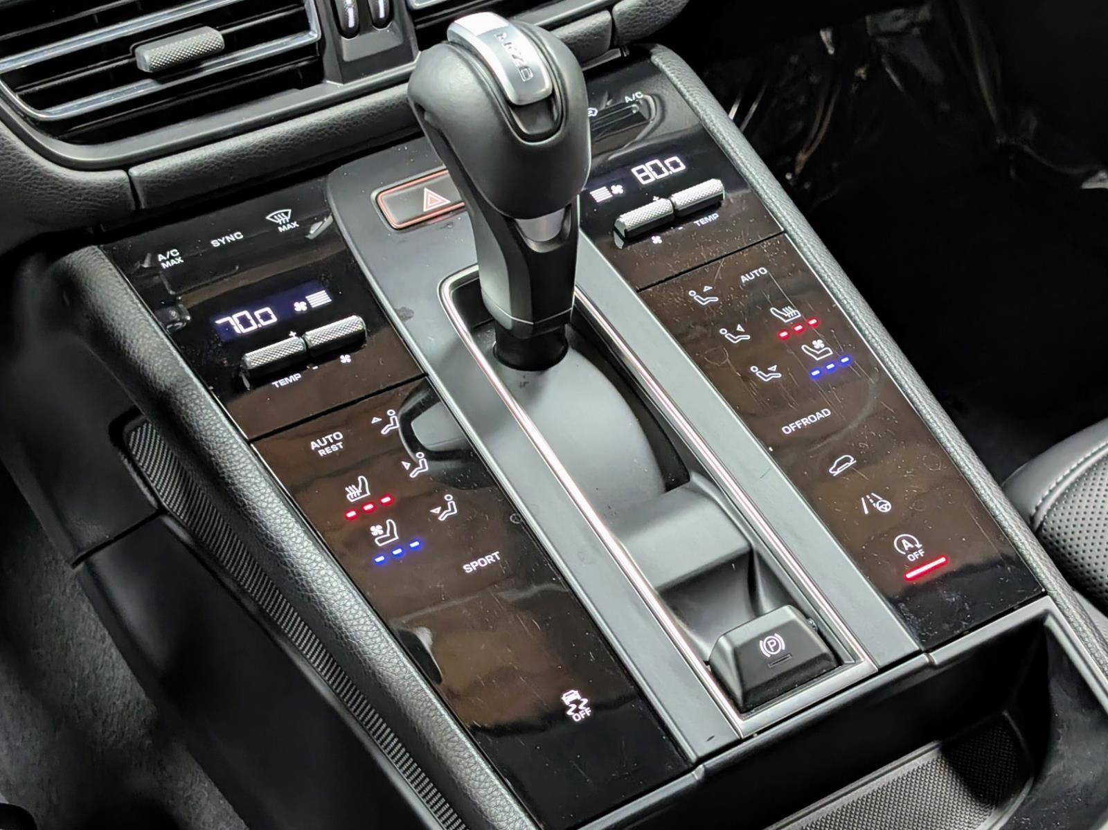 Used 2024 Porsche Macan w/ Premium Plus Package image 26