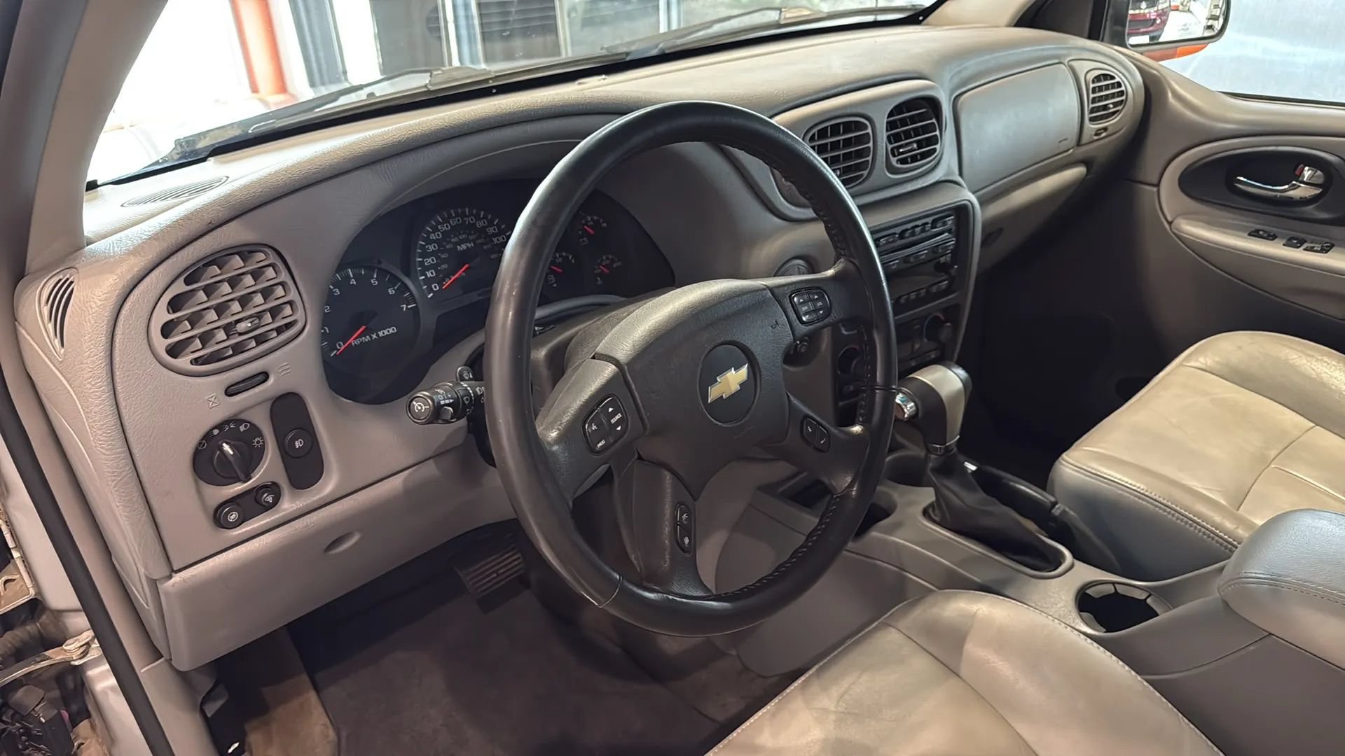 Used 2005 Chevrolet TrailBlazer LT RWD image 17