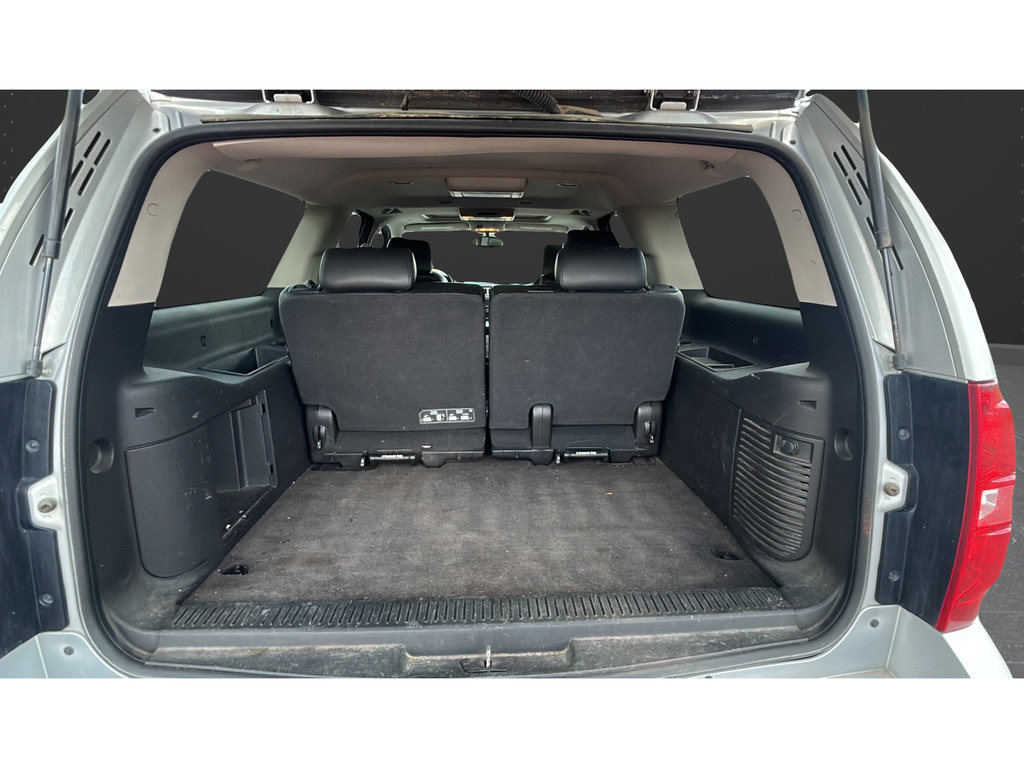 Used 2014 Chevrolet Suburban LT AWD/4WD image 16