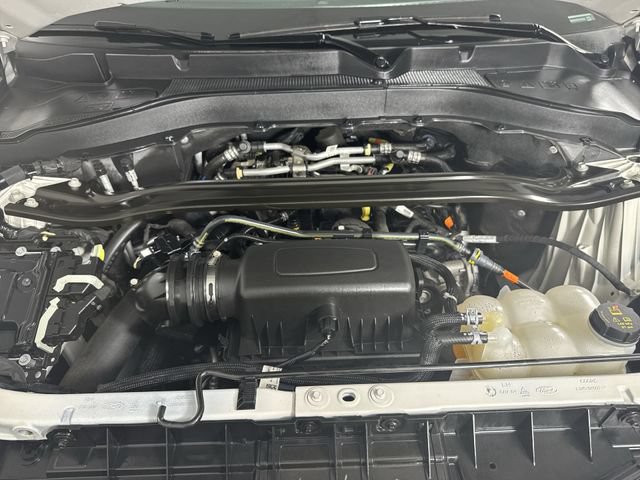 Used 2023 Ford Explorer ST-Line AWD/4WD image 29