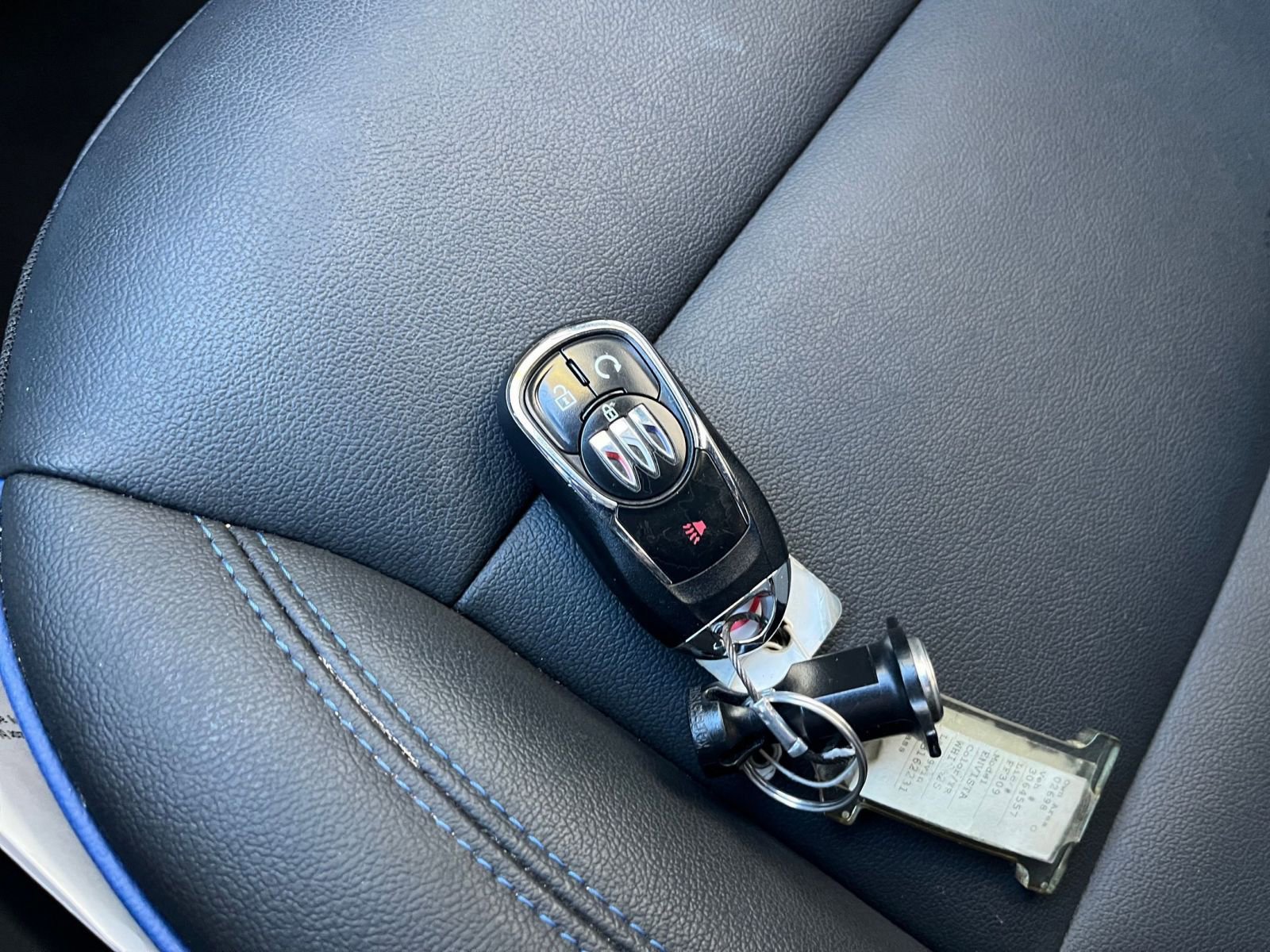 Used 2025 Buick Envista Sport Touring image 21