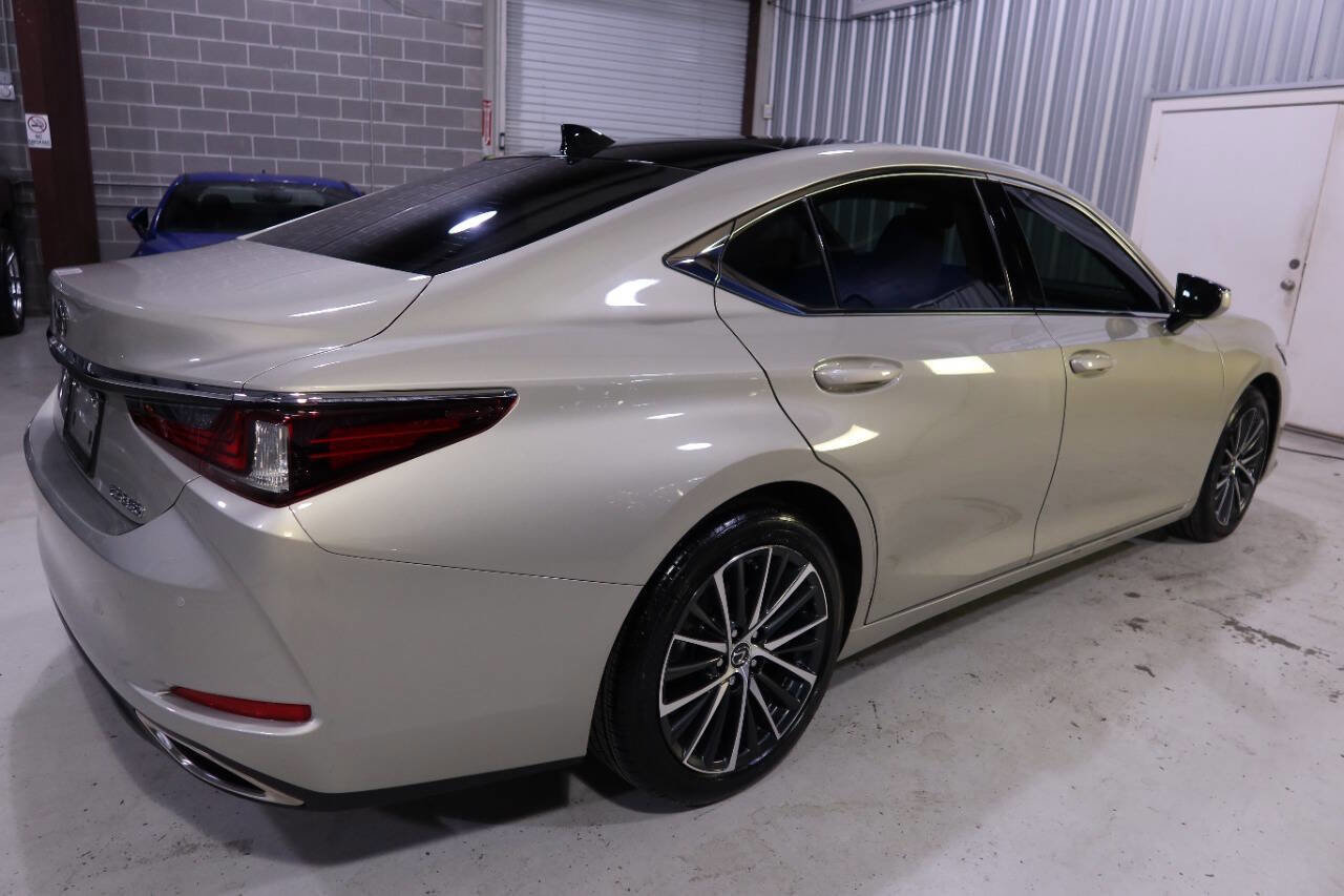 Used 2025 Lexus ES 350 w/ Premium Package image 5