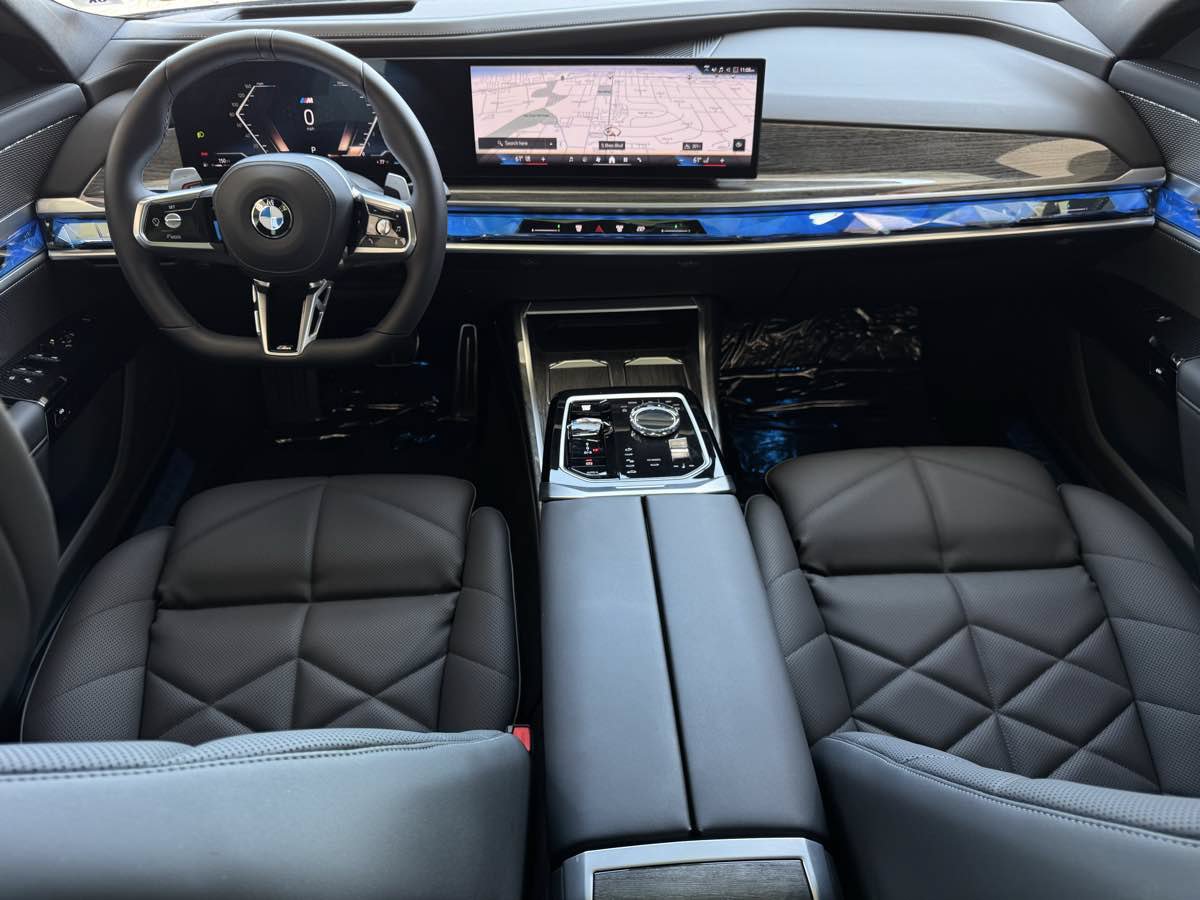 Used 2026 BMW 740i w/ Premium Package RWD image 18