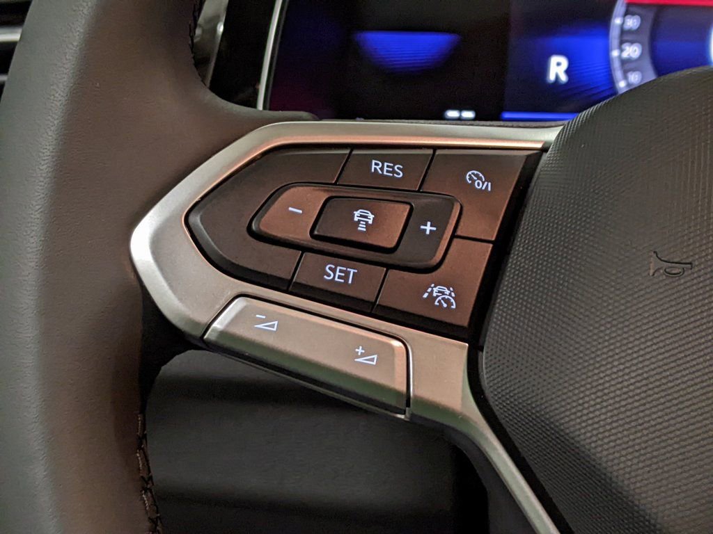 New 2026 Volkswagen Jetta SE FWD image 16