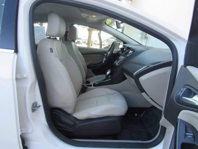 Used 2016 Ford Focus Electric Hatchback FWD image 20