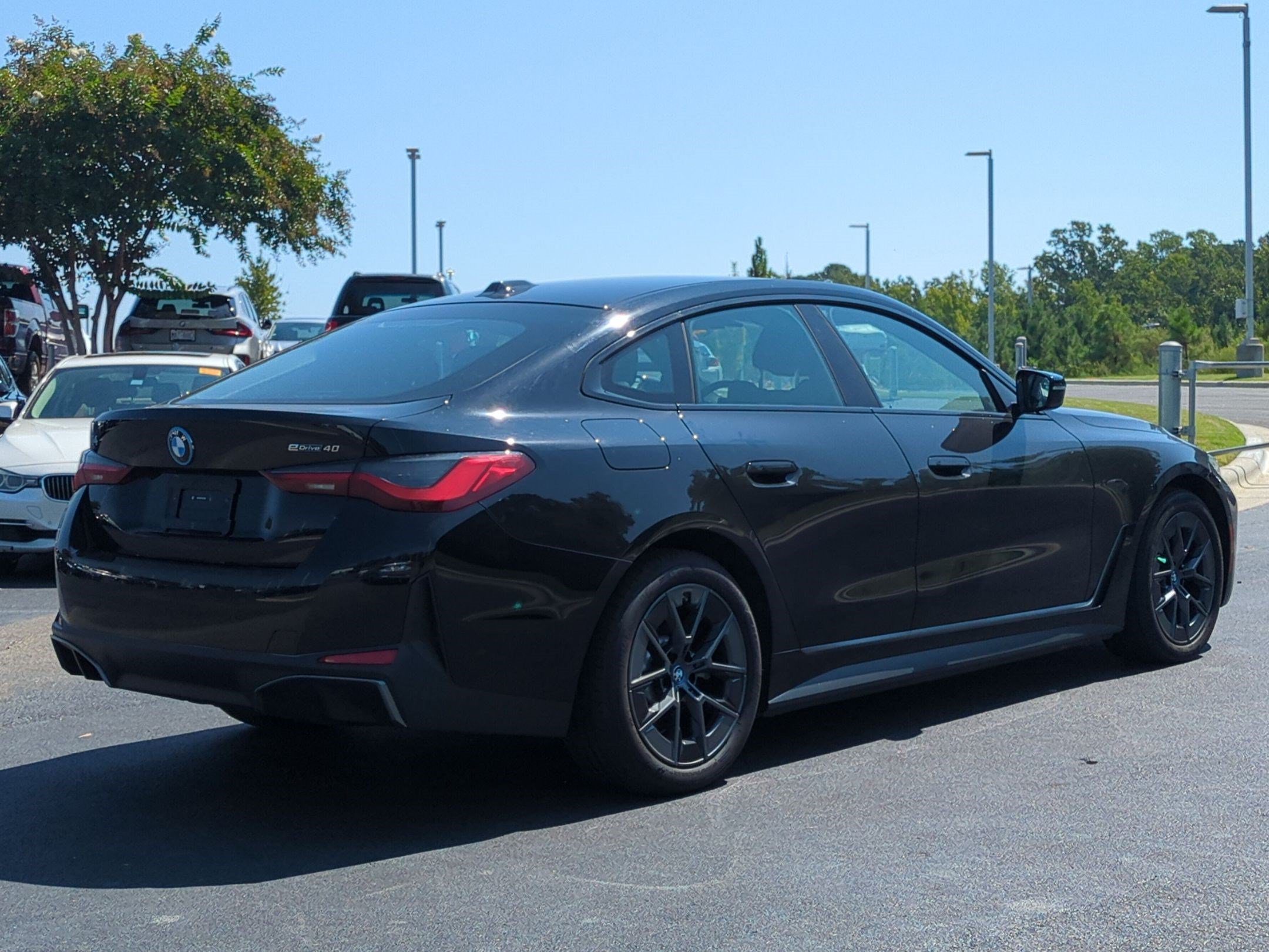 Certified 2023 BMW i4 eDrive40 w/ Parking Assistance Package RWD image 10