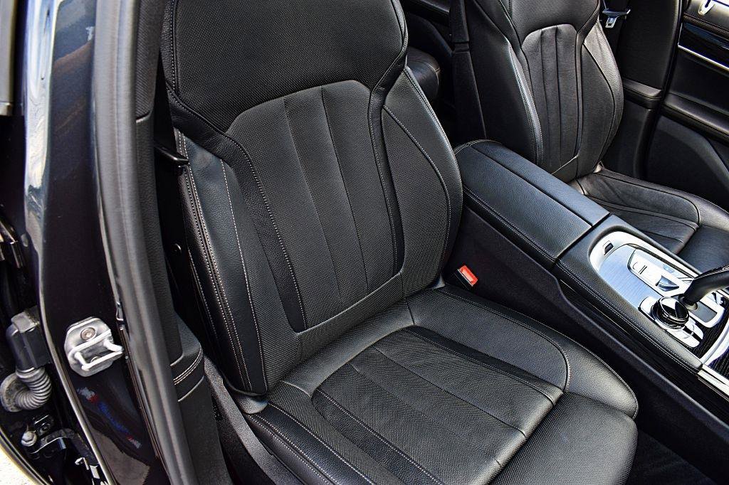 Used 2019 BMW 740i w/ Executive Package RWD image 20