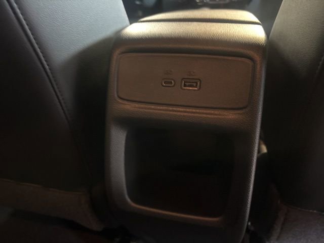 Used 2024 Chevrolet Trax RS w/ Sunroof Package FWD image 16