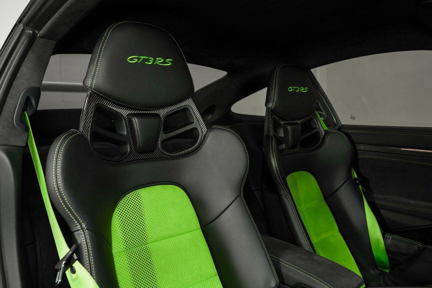 Used 2019 Porsche 911 GT3 RS RWD image 32
