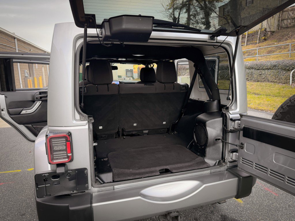 Used 2013 Jeep Wrangler Unlimited Sahara w/ Connectivity Group image 26