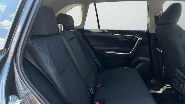 Used 2022 Toyota RAV4 LE FWD image 21