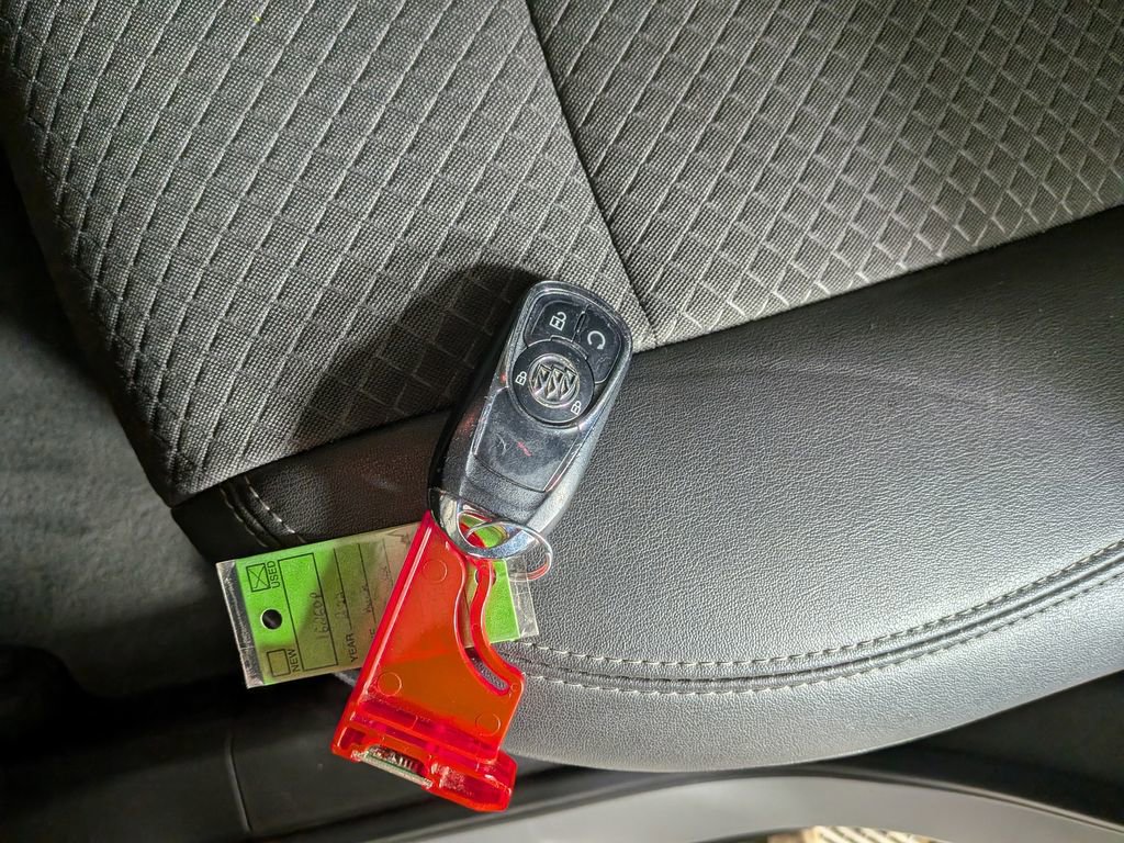 Certified 2022 Buick Encore Preferred w/ Safety Package image 34