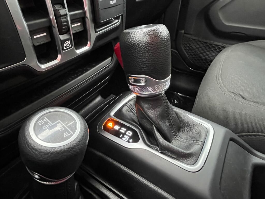 Used 2018 Jeep Wrangler Unlimited Sport S AWD/4WD image 19