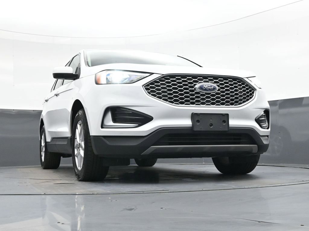 Used 2023 Ford Edge SEL image 44
