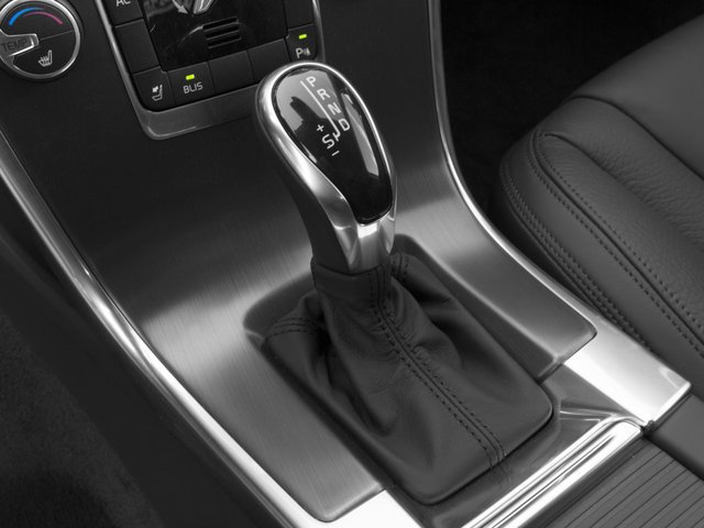 Used 2017 Volvo XC60 T5 Dynamic w/ Preferred Option Package image 11