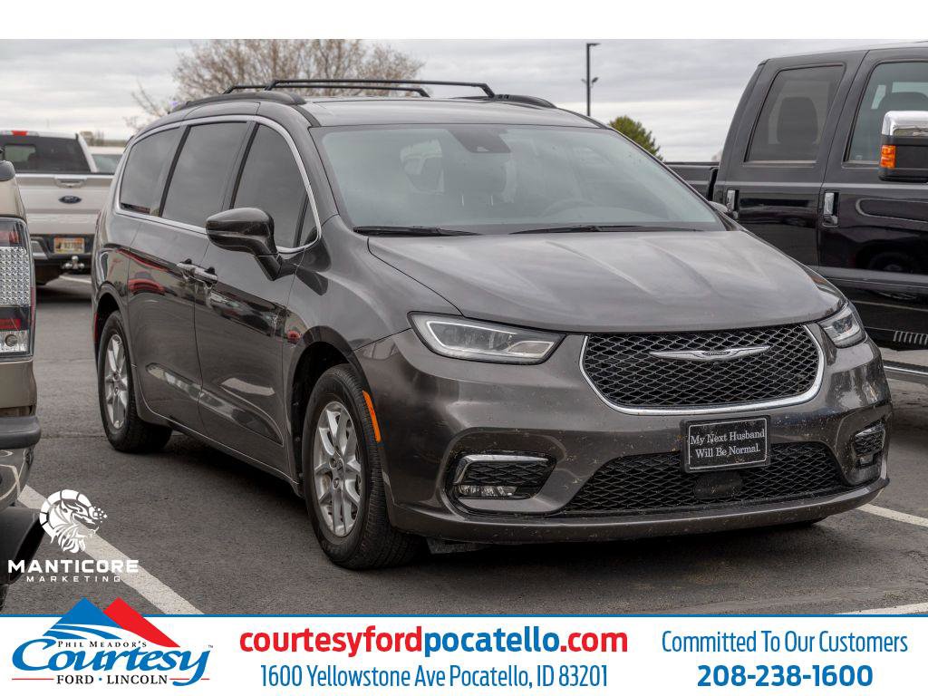 Used 2022 Chrysler Pacifica Touring-L image 1