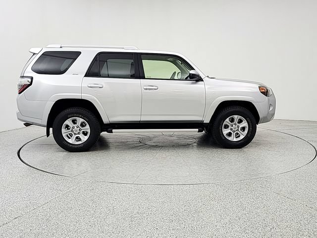 Used 2016 Toyota 4Runner SR5 AWD/4WD image 4