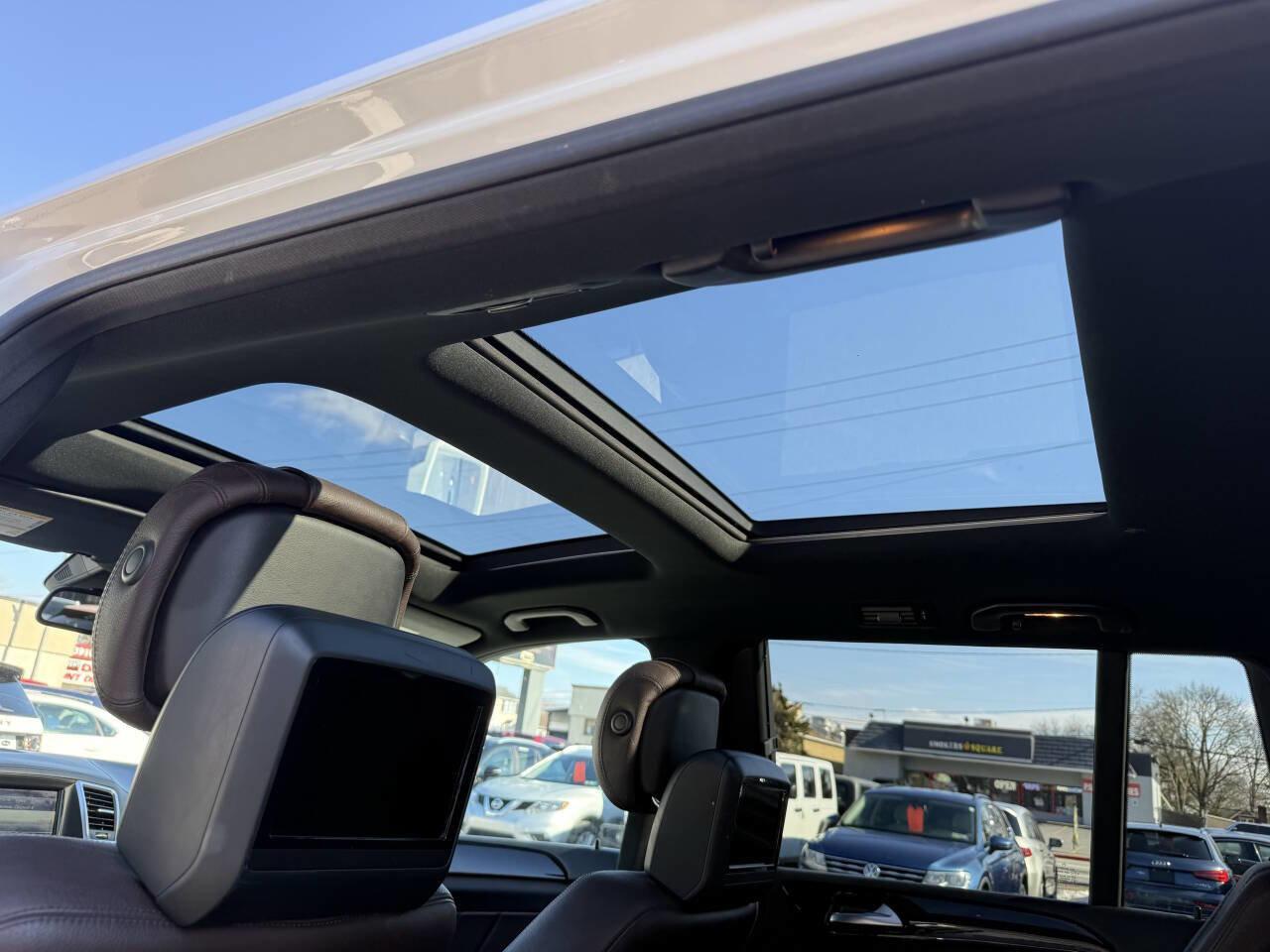 Used 2016 Mercedes-Benz GL 550 4MATIC image 9