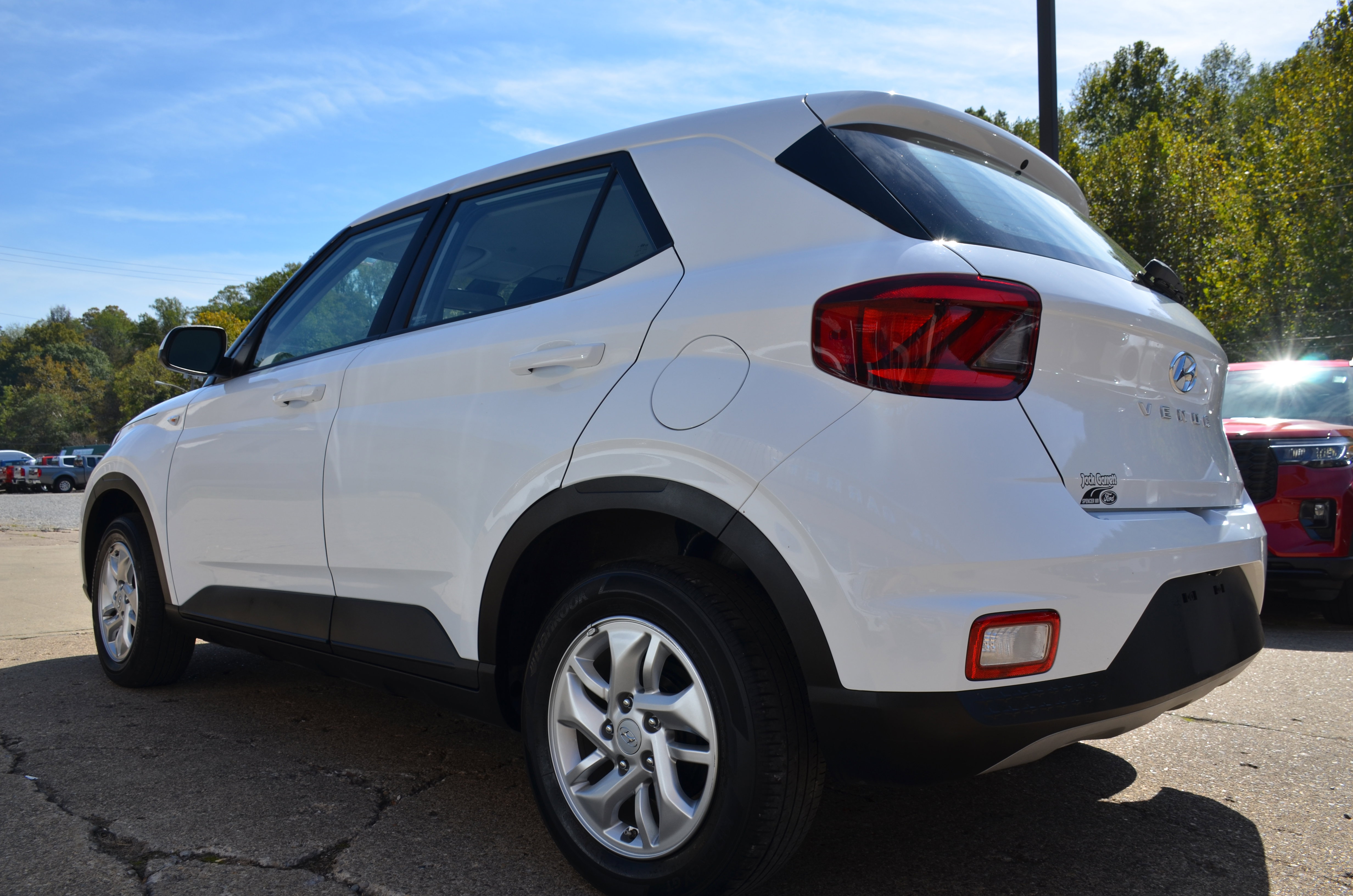 Used 2022 Hyundai Venue SE image 4