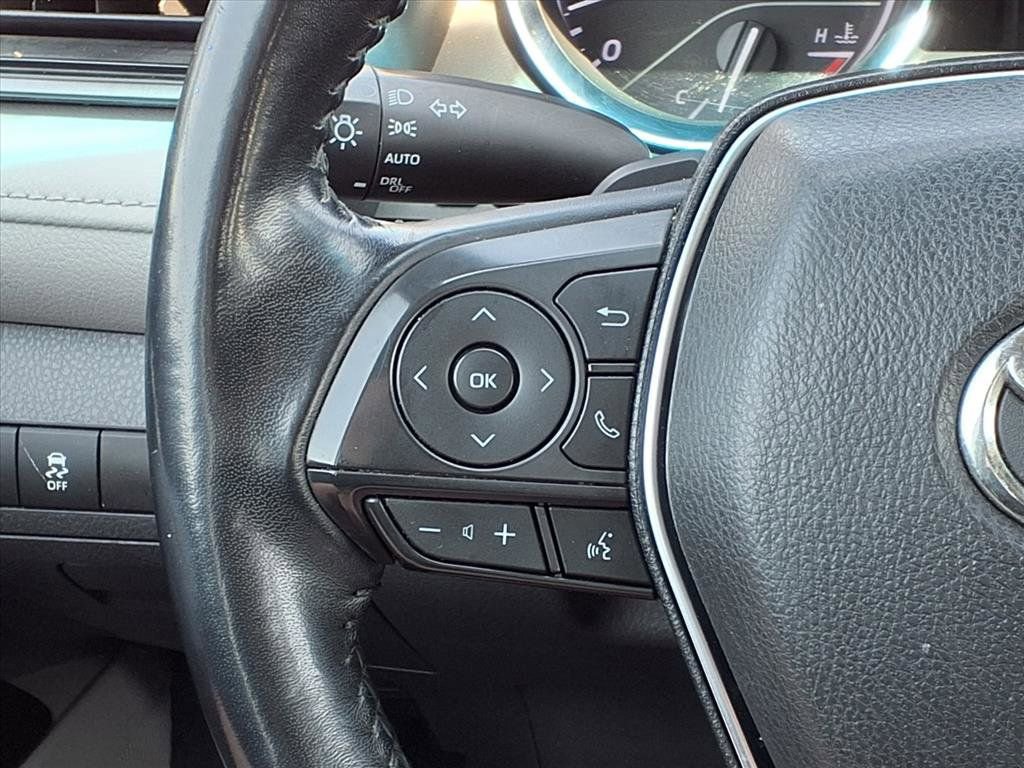 Used 2019 Toyota Camry SE w/ Convenience Package FWD image 15