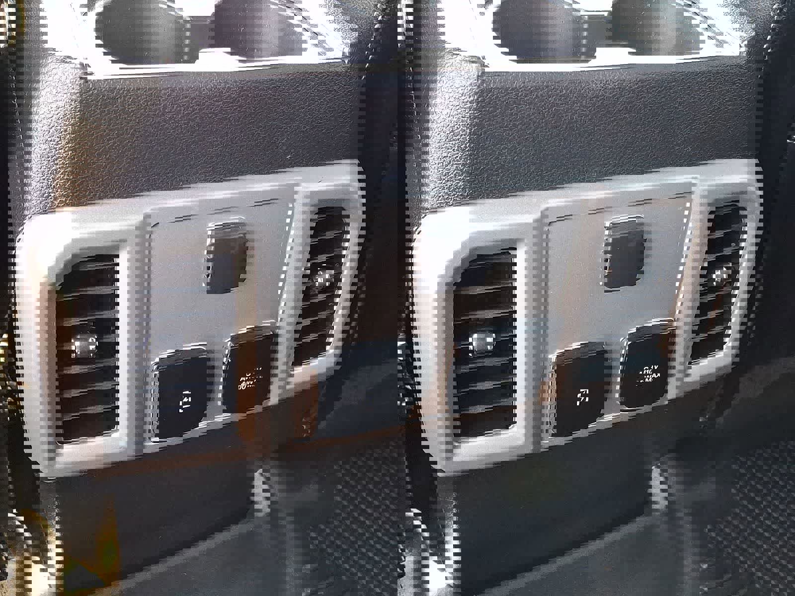 Used 2020 Ford F150 Lariat image 26